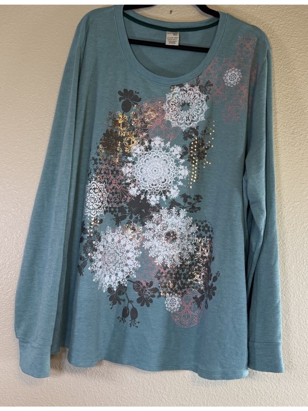 Terra & Sky Plus 3X Top Long Sleeve Floral